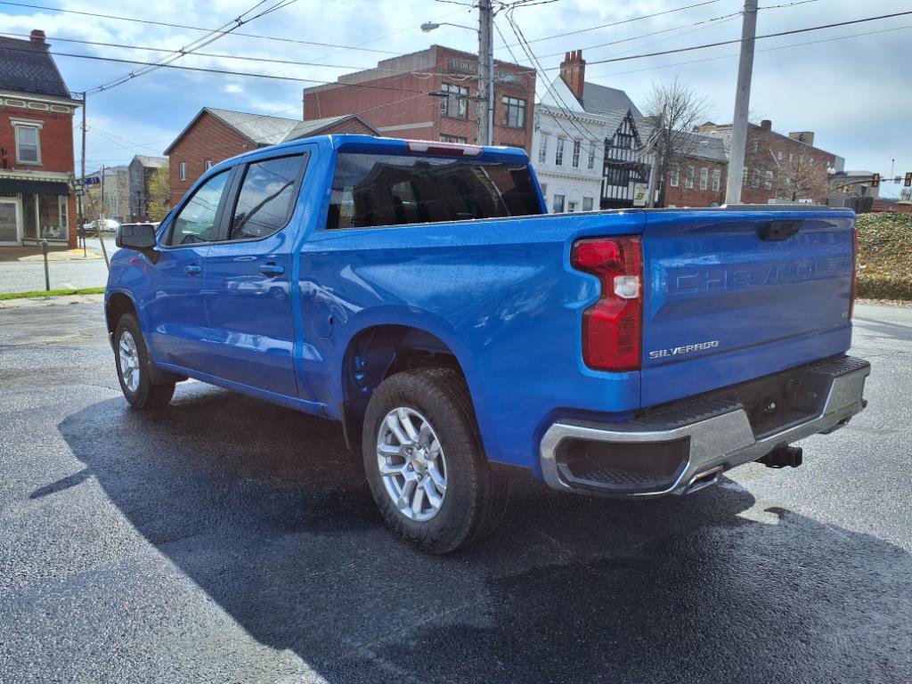 2025 Chevrolet Silverado 1500 LT photo 3