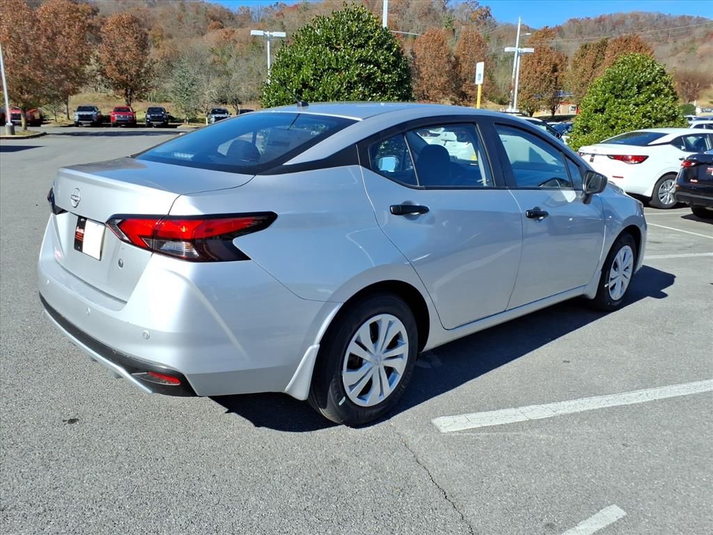 2025 Nissan Versa S photo 3