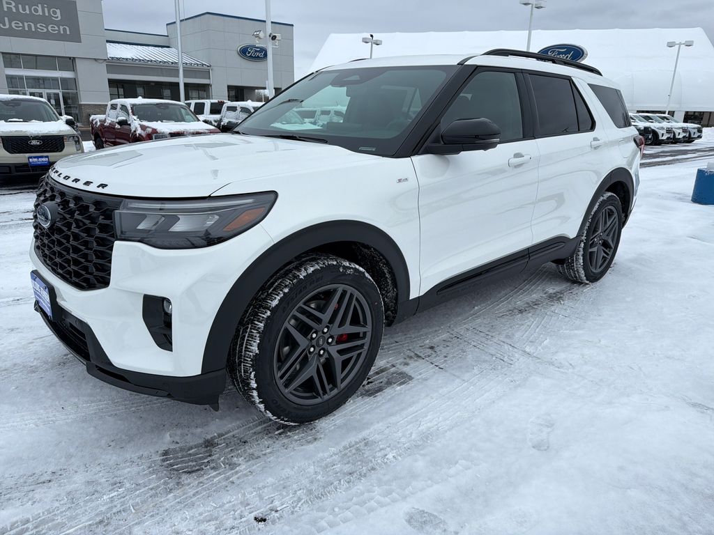 2026 Ford Explorer ST-LINE's photo