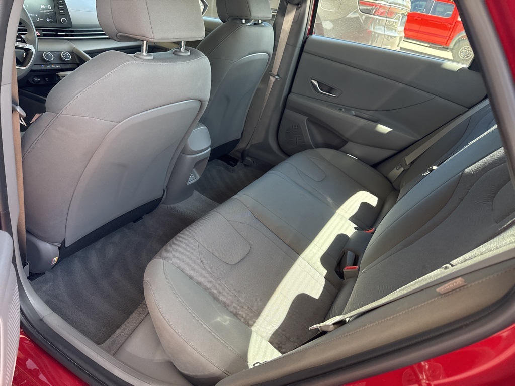 2024 Hyundai Elantra SE photo 15