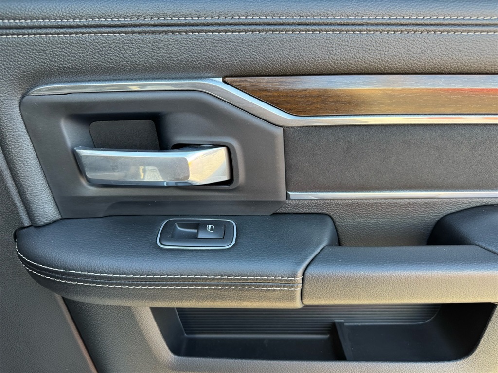 2024 Ram 3500 Laramie photo 20
