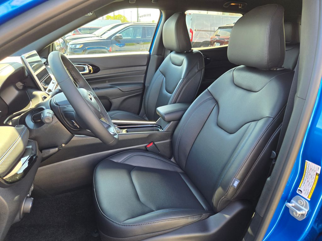 2026 Jeep Compass Limited photo 14
