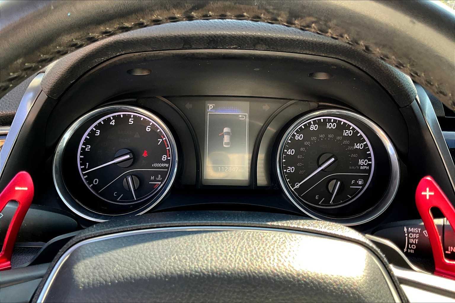 2019 Toyota Camry SE photo 23