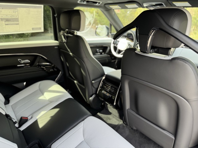 2025 Land Rover Range Rover Sport SE photo 18