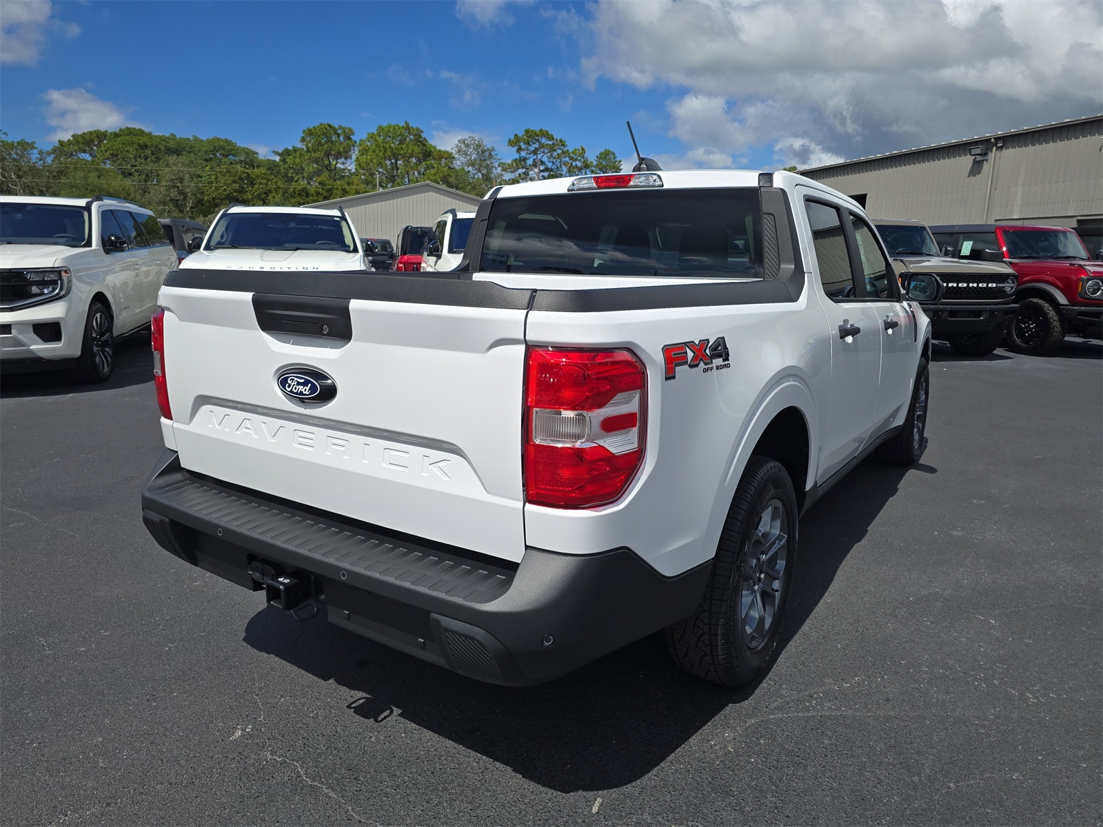 2025 Ford Maverick XLT photo 3
