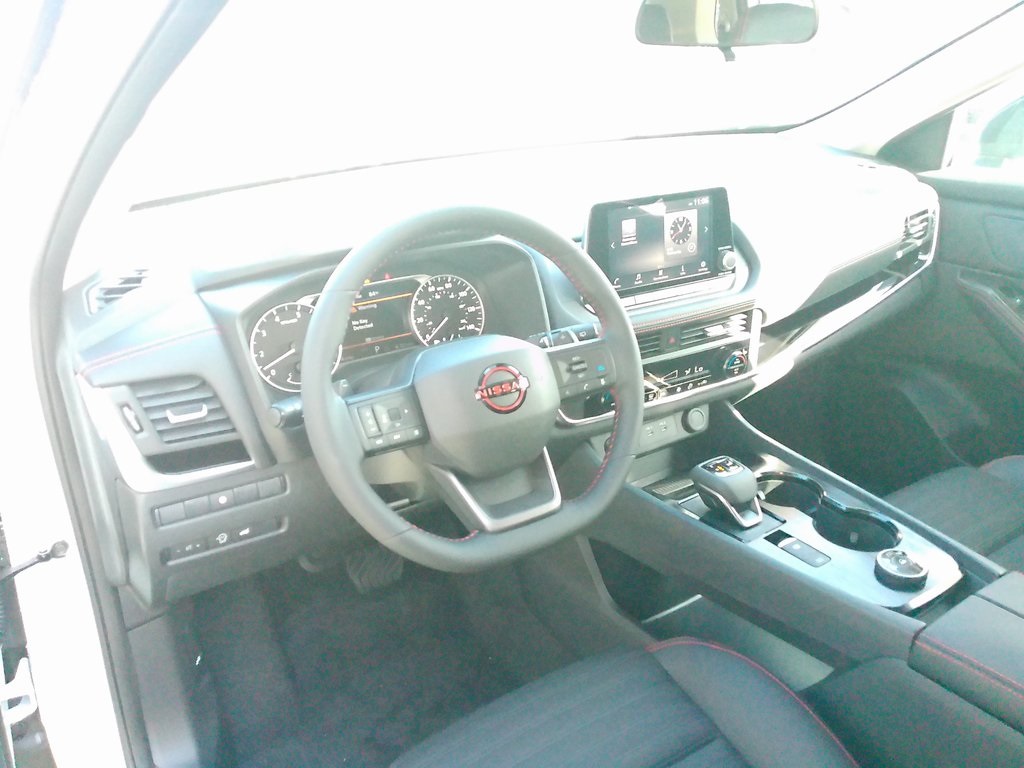 2026 Nissan Rogue SV photo 10