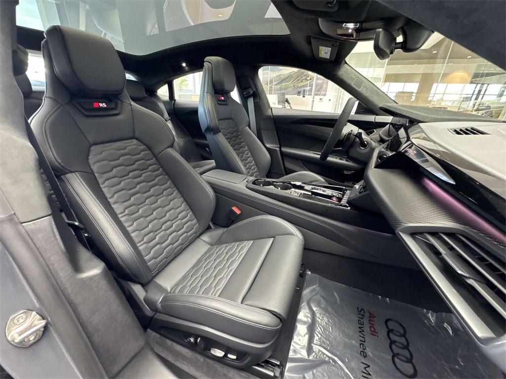 2025 Audi RS e-tron GT Base photo 28