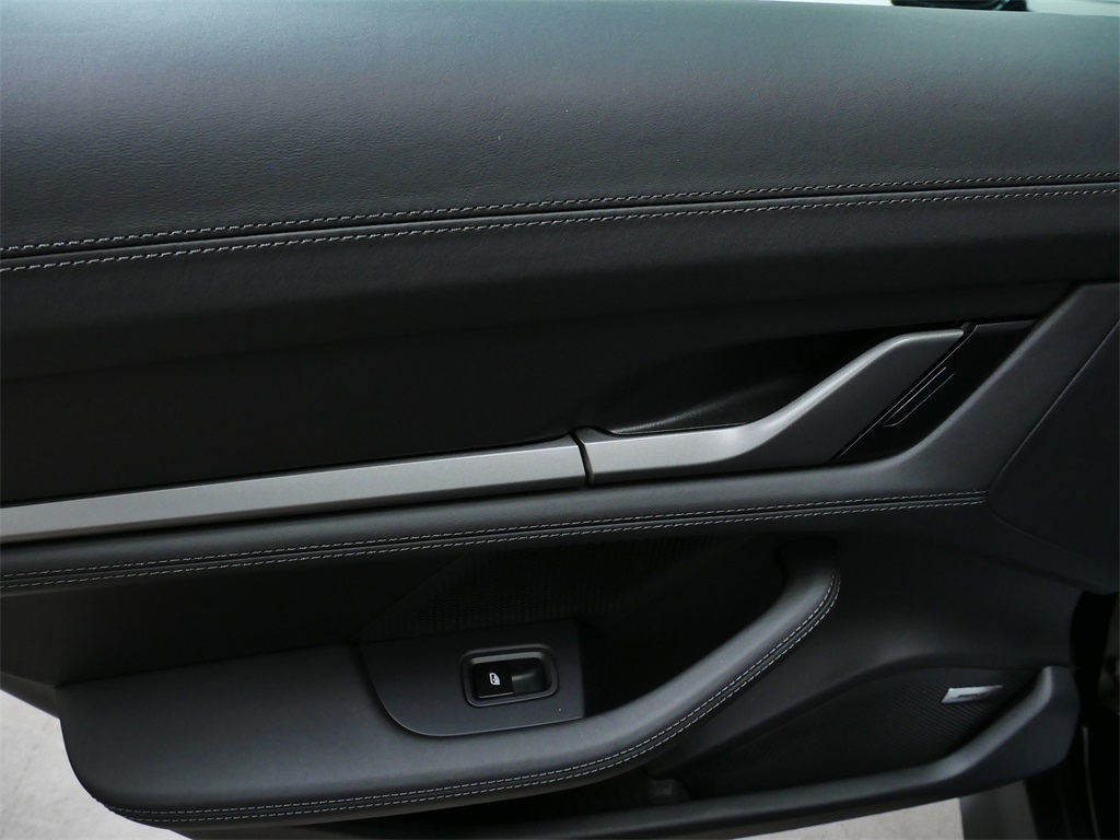 2025 Porsche Taycan 4S photo 15