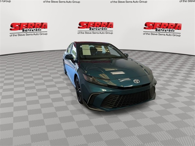 2025 Toyota Camry SE photo 3
