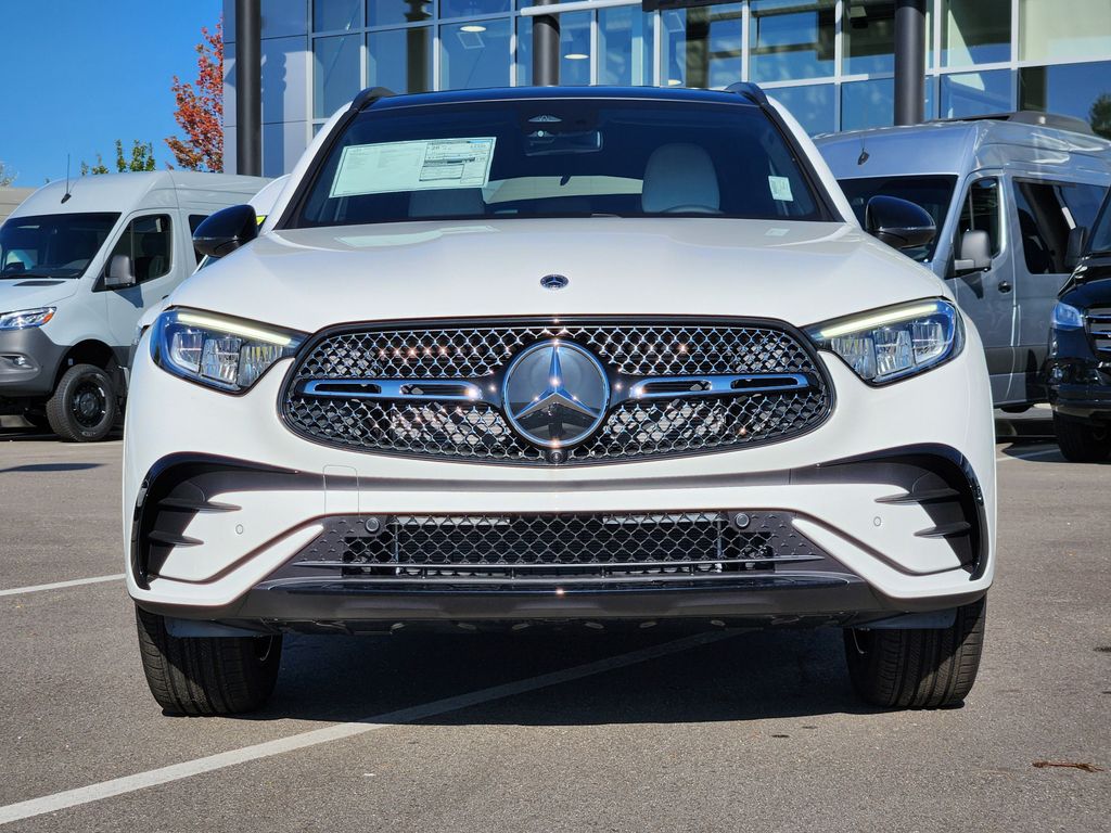 2026 Mercedes Benz GLC 300 4MATIC photo 3