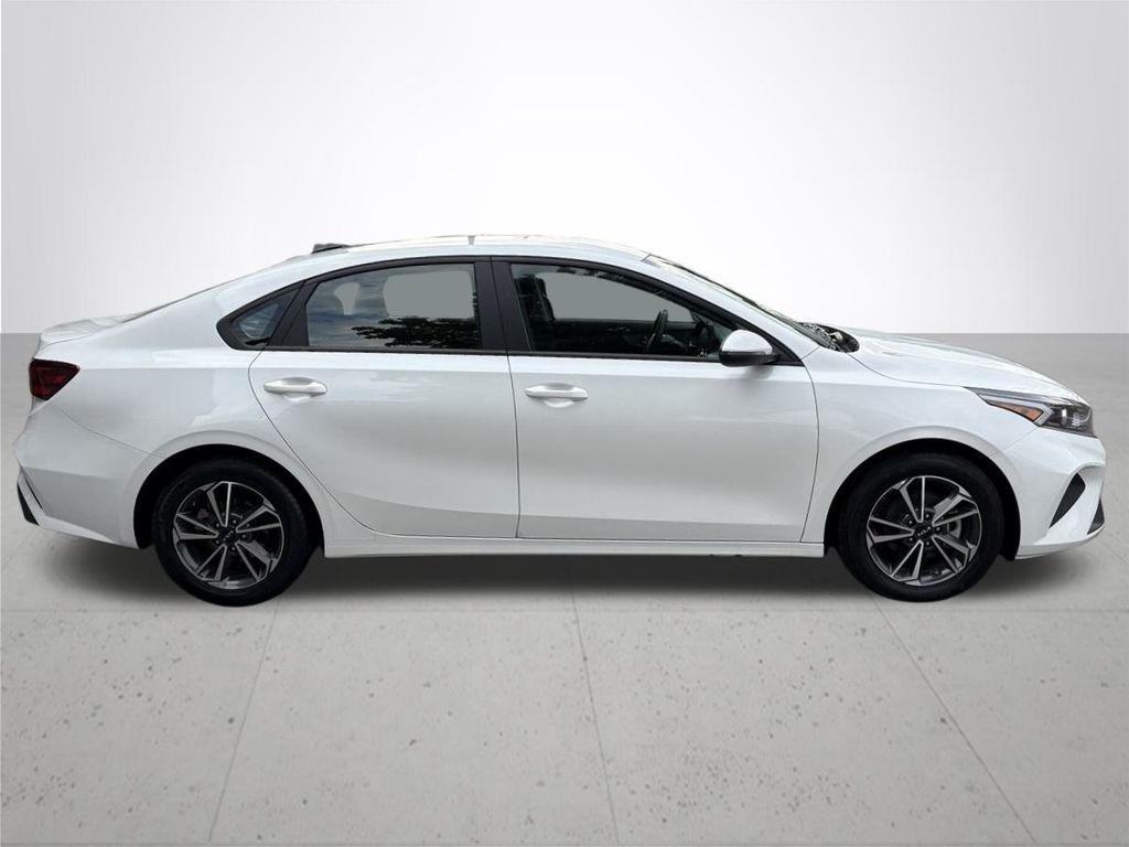 2023 Kia Forte LXS photo 5