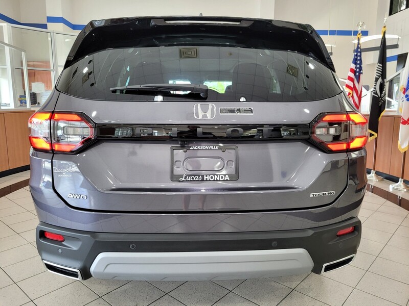2025 Honda Pilot Touring photo 5