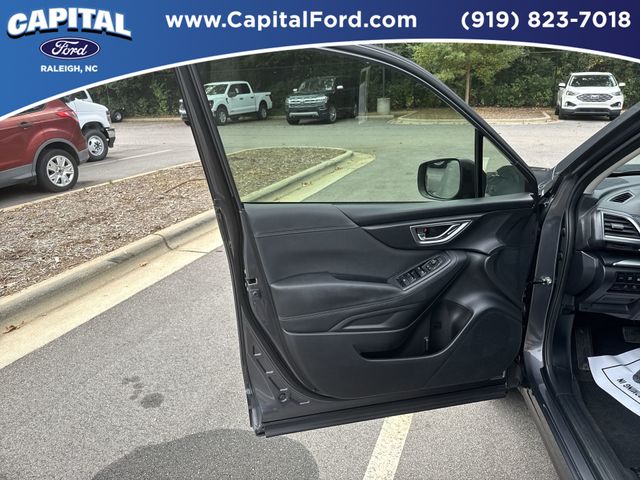 2023 Subaru Forester Premium photo 18