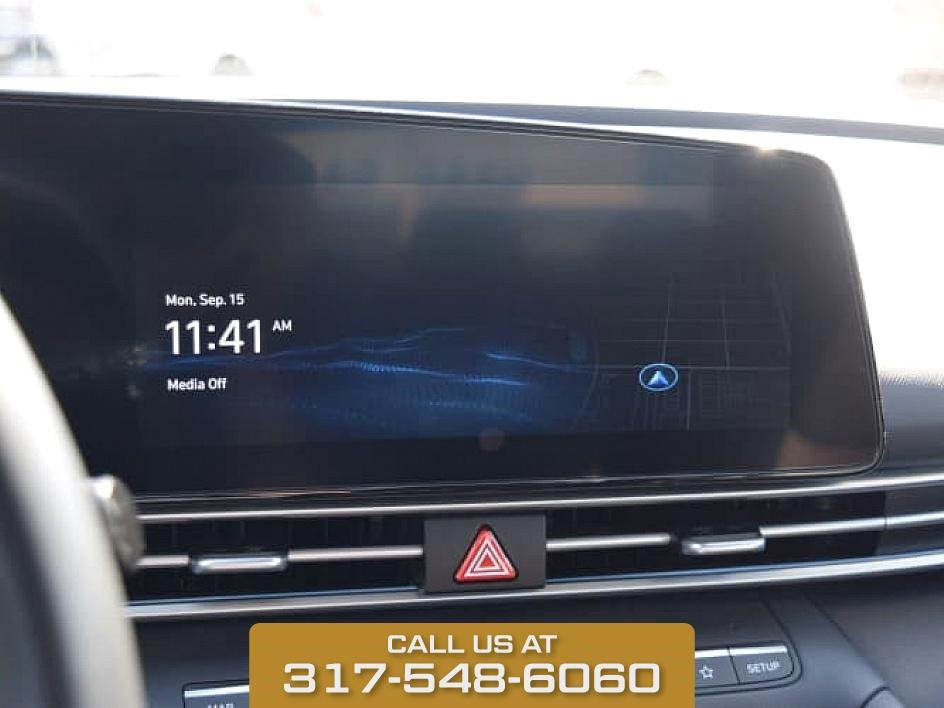 2024 Hyundai Elantra Limited photo 23