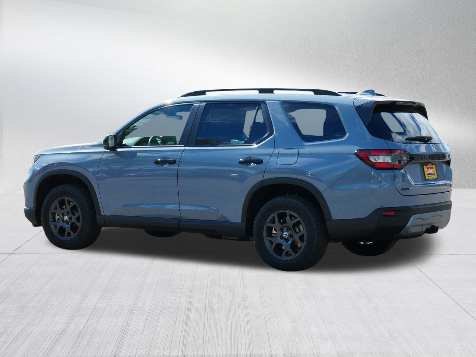 2025 Honda Pilot TrailSport photo 3