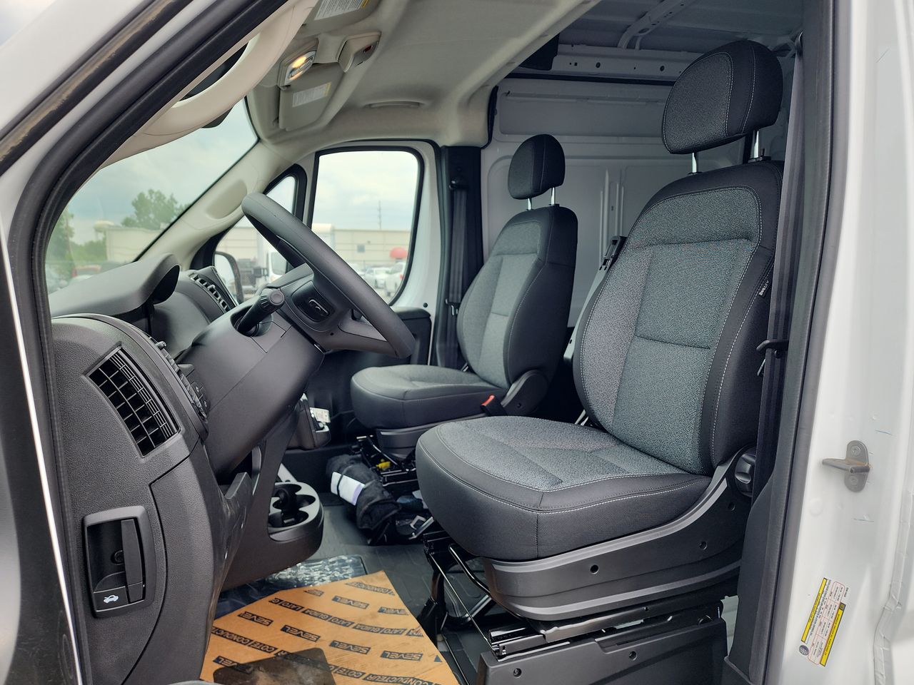 2025 Ram ProMaster 2500 photo 9