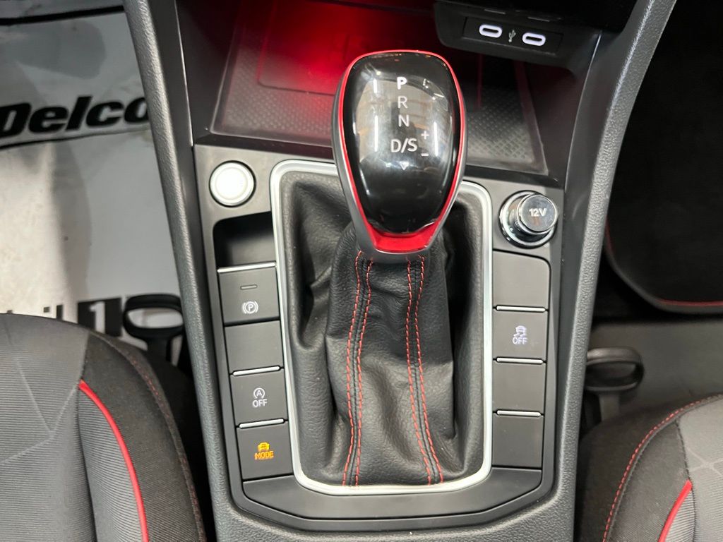 2024 Volkswagen Jetta GLI Autobahn Anniversary Edition photo 14