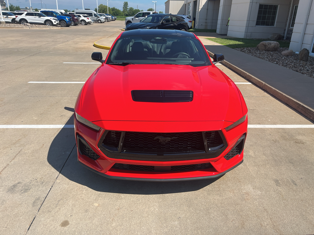2025 Ford Mustang GT Premium photo 2