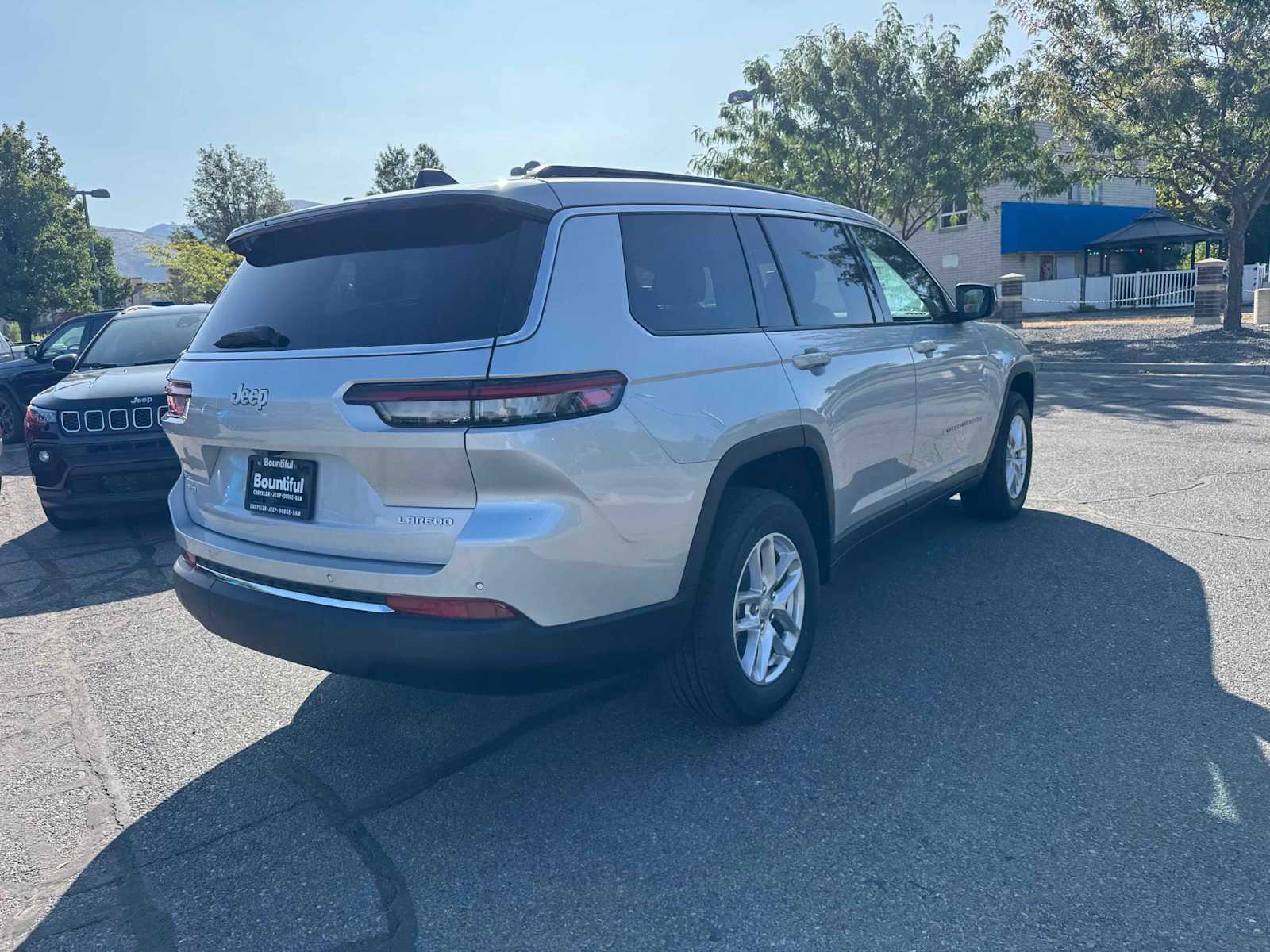 2025 Jeep Grand Cherokee Laredo X photo 4