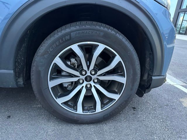 2025 Ford Explorer ST-Line photo 8