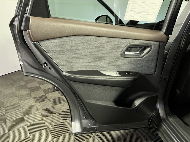 2023 Nissan Rogue SV photo 24