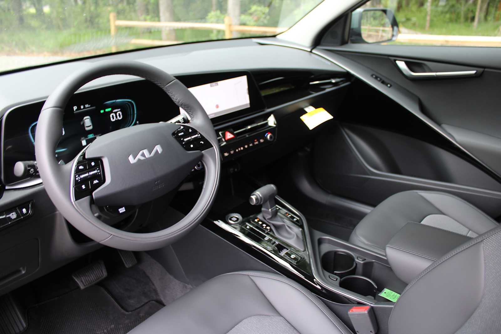 2025 Kia Niro EX photo 18
