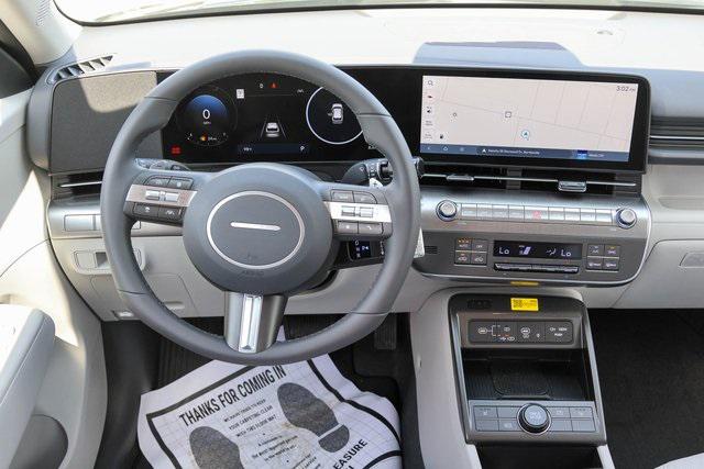 New 2025 Black Hyundai SEL Convenience FWD image 11