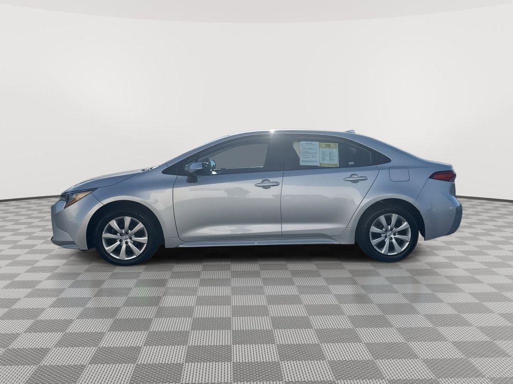 Used 2022 Toyota Corolla LE with VIN 5YFEPMAE7NP329990 for sale in Moses Lake, WA