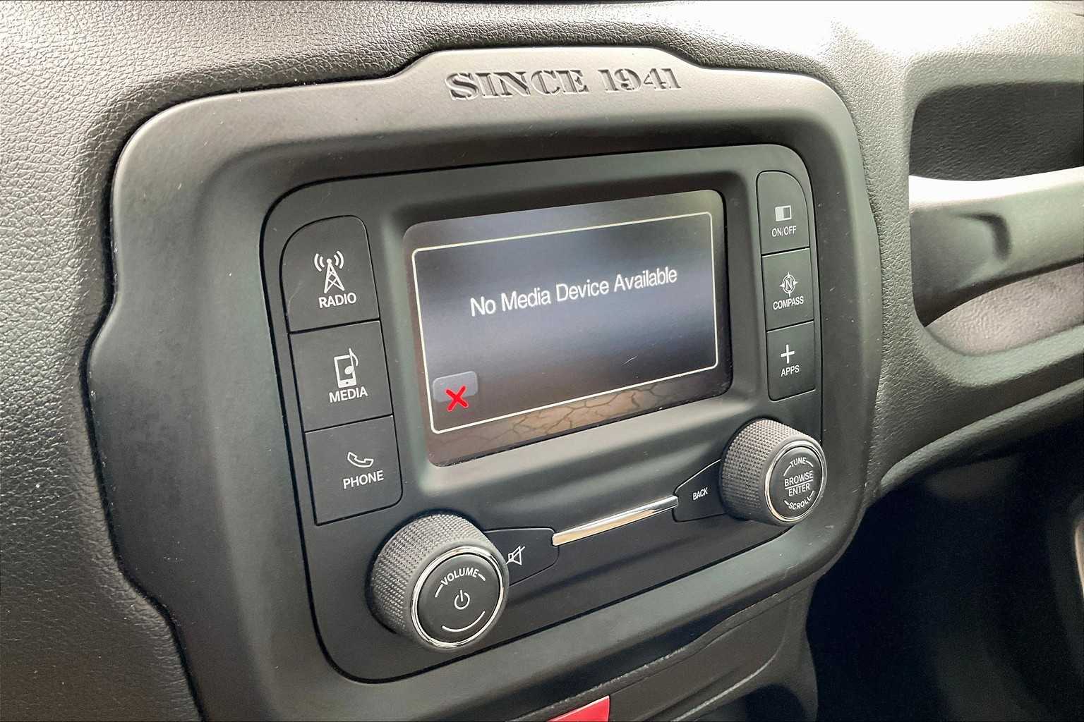 2017 Jeep Renegade Latitude North Edition photo 29