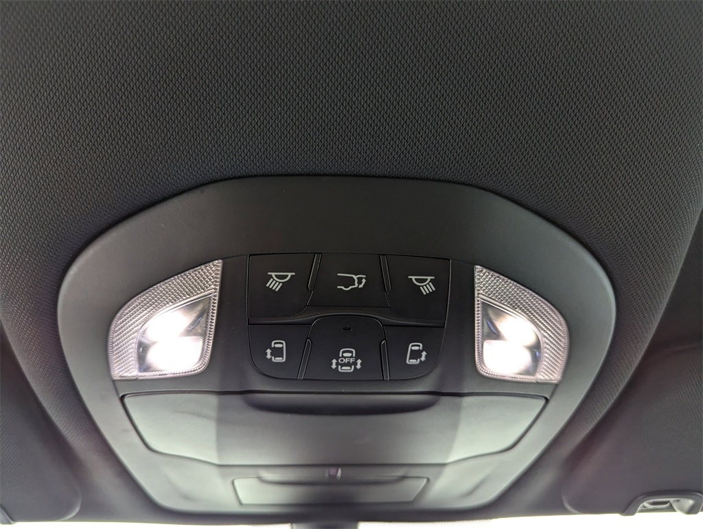 2024 Chrysler Pacifica Touring L photo 25