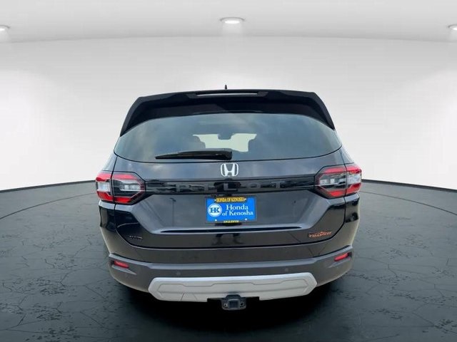 2025 Honda Pilot TrailSport photo 4