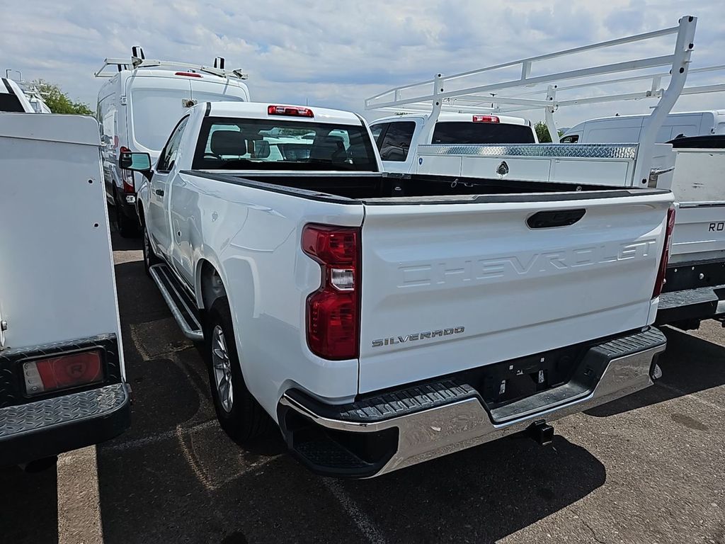 2024 Chevrolet Silverado 1500 photo 3
