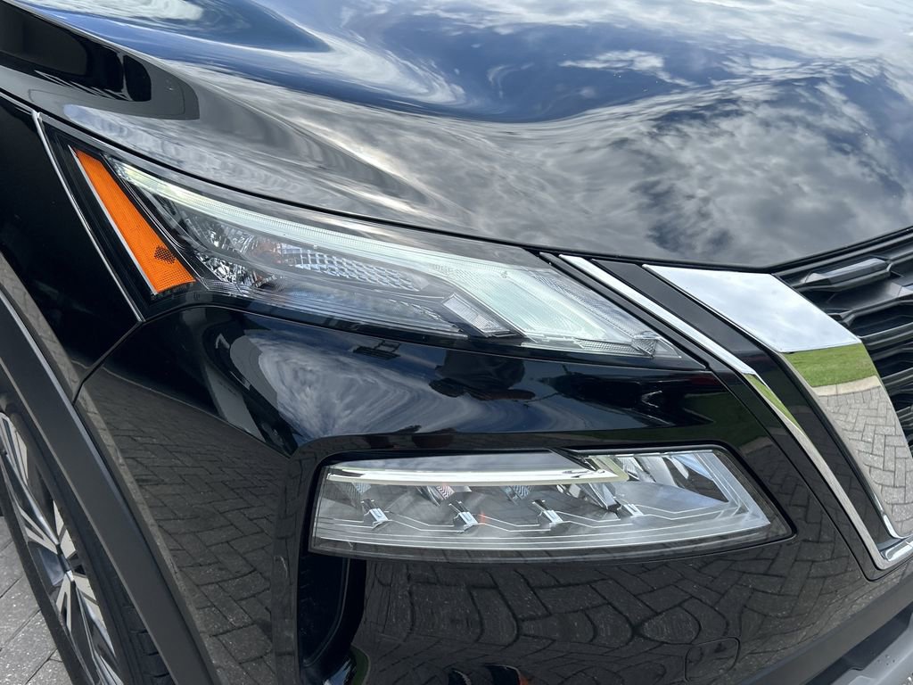 2023 Nissan Rogue SV photo 8