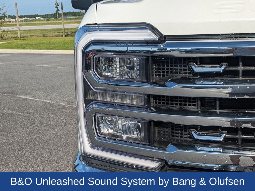 2025 Ford F-250 Lariat photo 9