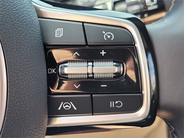 2024 Kia Carnival LX photo 25