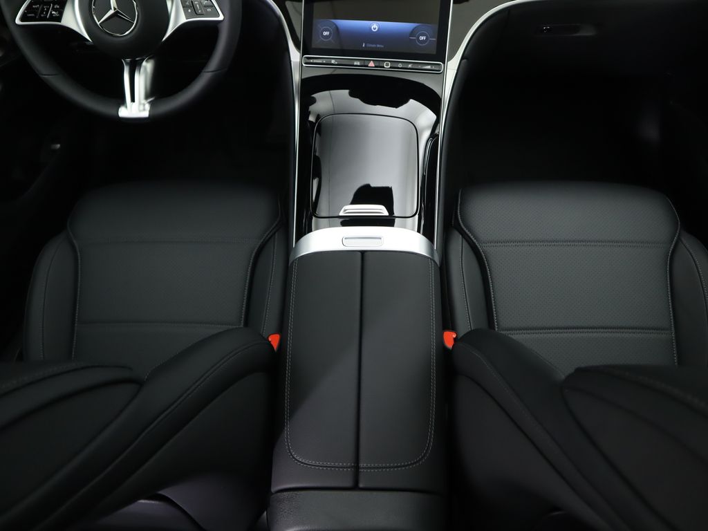 2026 Mercedes Benz GLC 300 photo 18