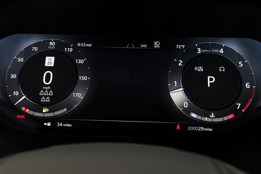 2025 Land Rover Range Rover SE photo 9