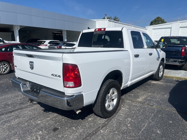 2023 Ram 1500 Classic SLT photo 3