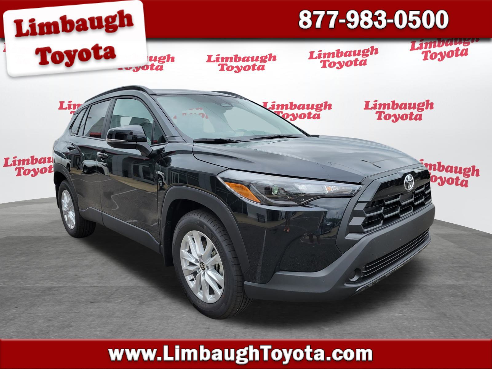 2026 Toyota Corolla Cross LE's photo