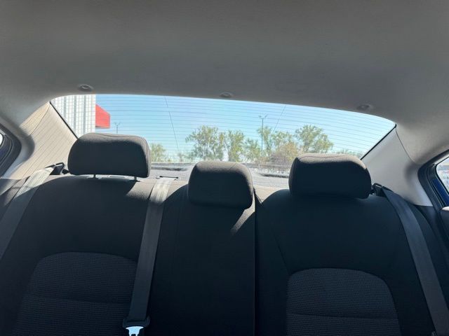 2017 Kia Forte LX Base photo 24