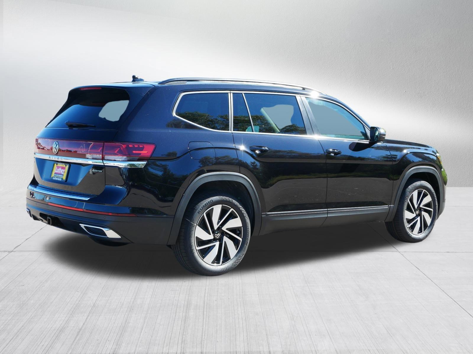 2026 Volkswagen Atlas SE Technology photo 3