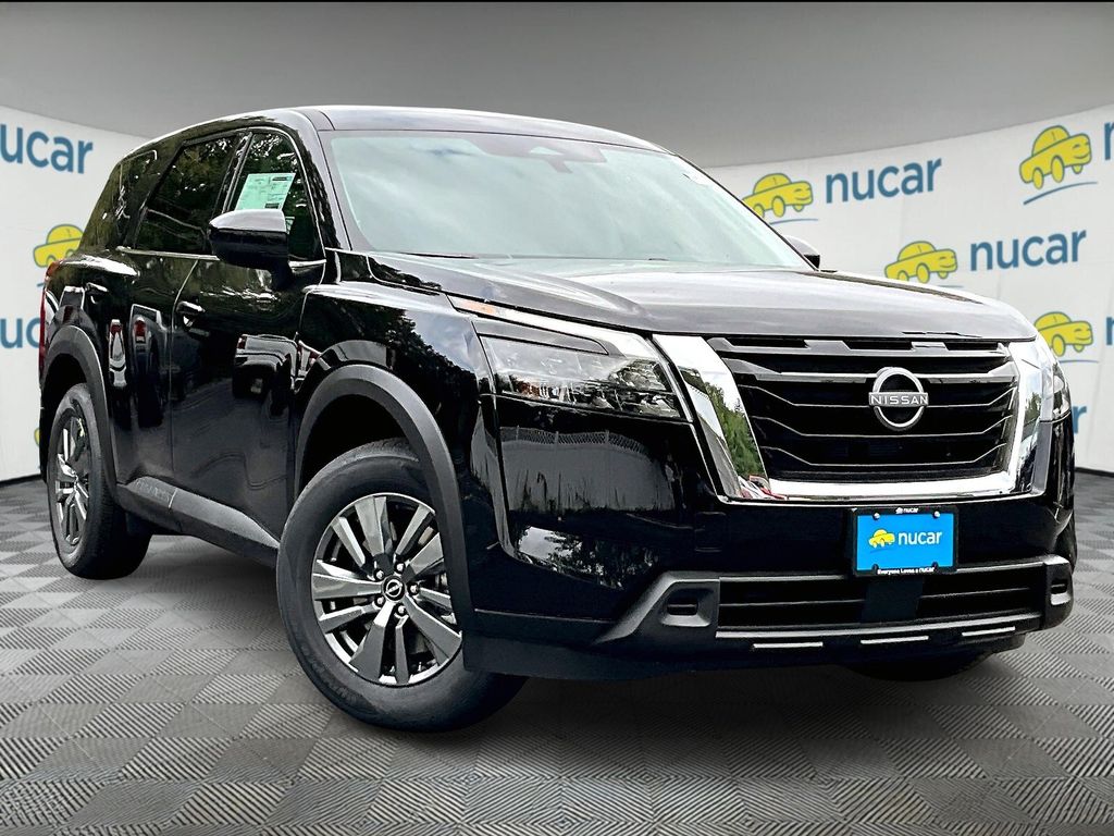2025 Nissan Pathfinder S's photo
