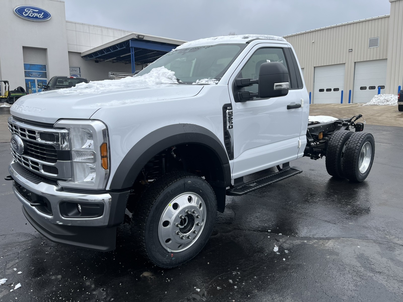2026 Ford F-550 Super Duty Chassis Cab XLT's photo