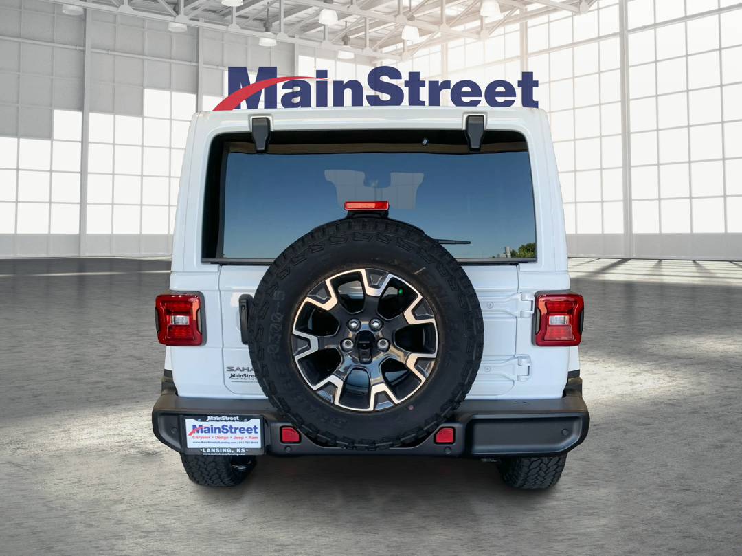 2025 Jeep Wrangler Sahara photo 4