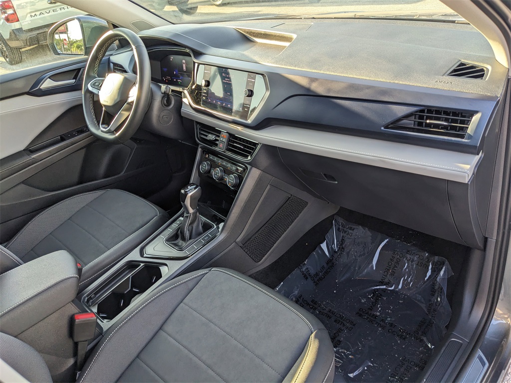 2024 Volkswagen Taos SE photo 13