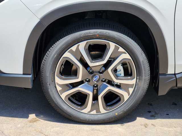 2025 Subaru Ascent Limited photo 3