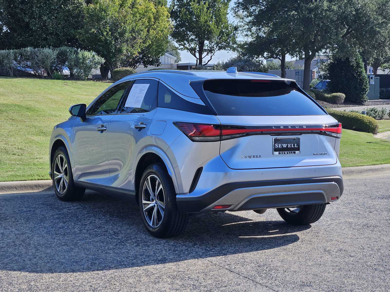 2024 Lexus RX 350 Premium photo 3