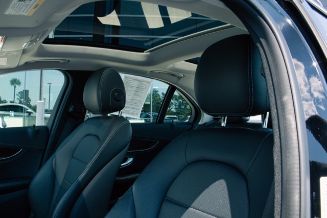 2015 Mercedes Benz C 300 4MATIC photo 9
