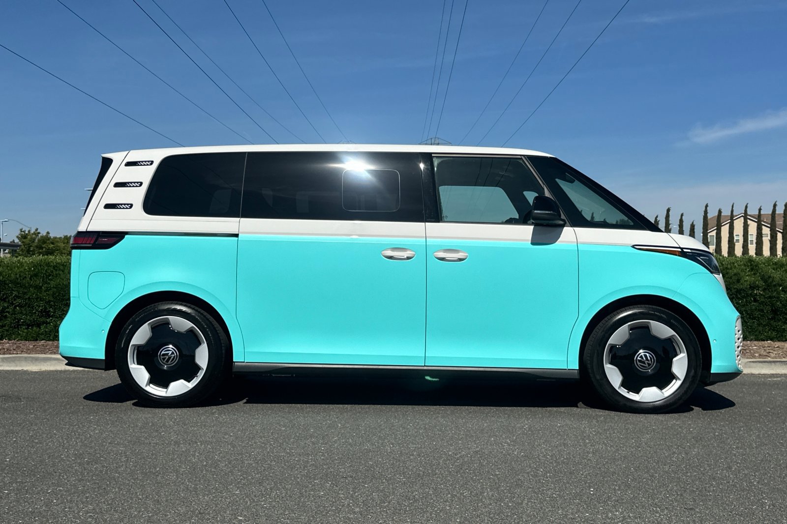 2025 Volkswagen ID. Buzz Pro S photo 3