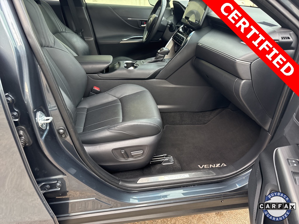 2021 Toyota Venza Limited photo 2